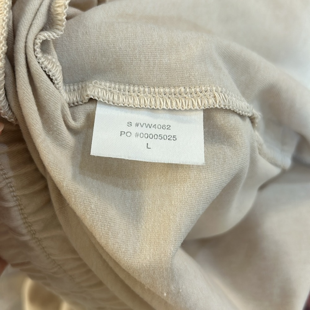Vuori Joggers Size Large - Picture 14 of 16